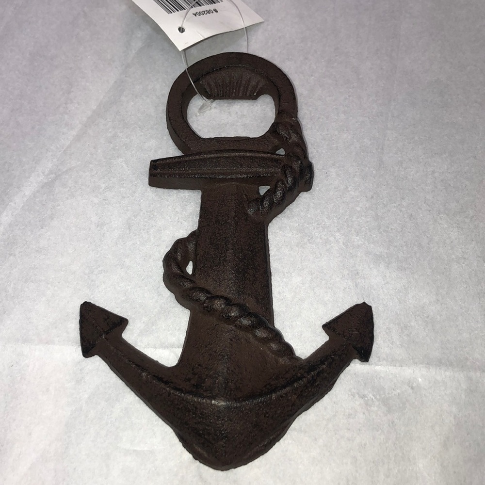 ⚓️Cast iron bottle opener NWT